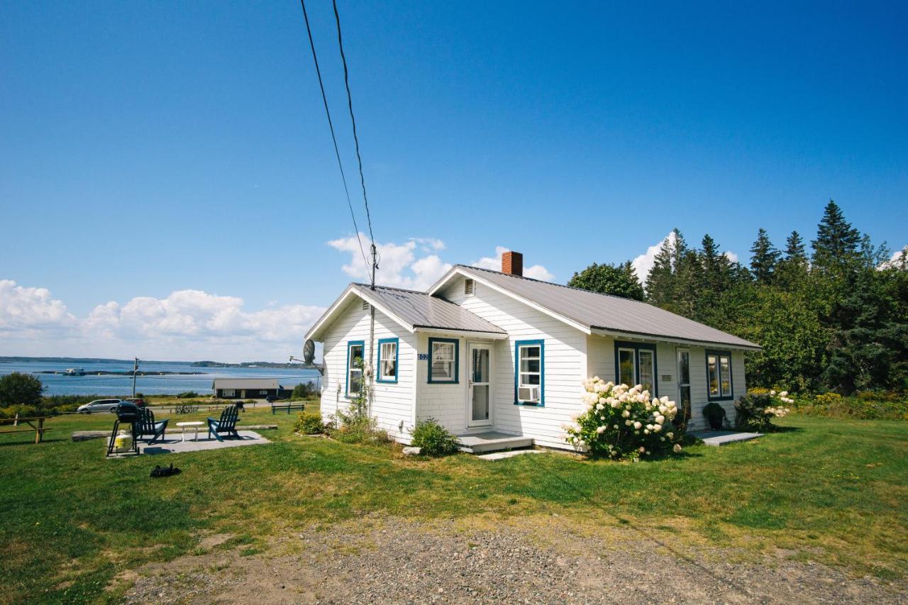 Friars Bay Inn & Cottages Welshpool Exteriér fotografie