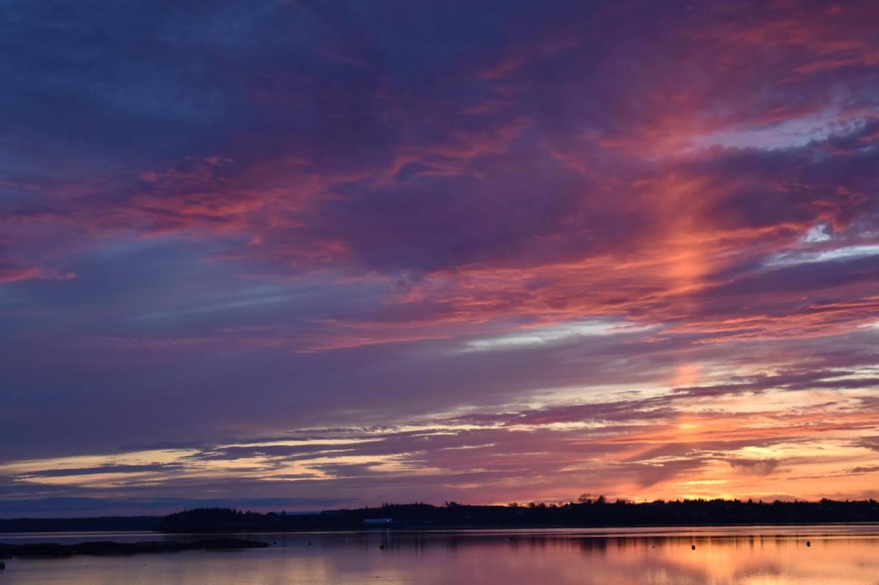 Friars Bay Inn & Cottages Welshpool Exteriér fotografie